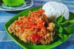 Resep Ayam Geprek yang Bisa Jadi Ide Bisnis Kekinian