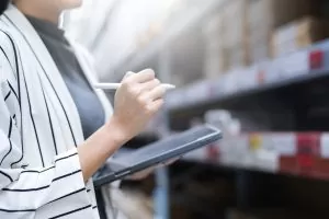 Laporan Stok Barang : Pengertian, Manfaat, & Cara Membuatnya