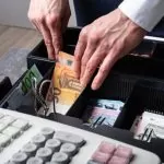 Rekomendasi Cashdrawer Terbaik untuk Kasir Minimarket!